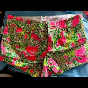 Lily Pulitzer Hot Wings Flamingo Print Callahan shorts. Excellent used cond.
